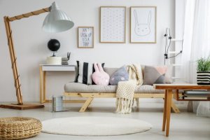 Een van de nieuwste trends is om pastelkleuren te combineren met metalen of geometrische elementen