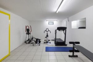 De garage als fitnessruimte