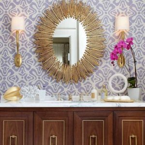 Zonnespiegel in de badkamer