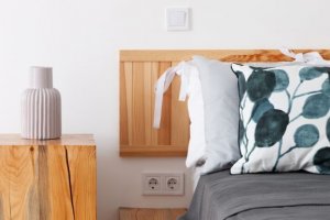 4 ideeën voor tafels gemaakt met boomstammen