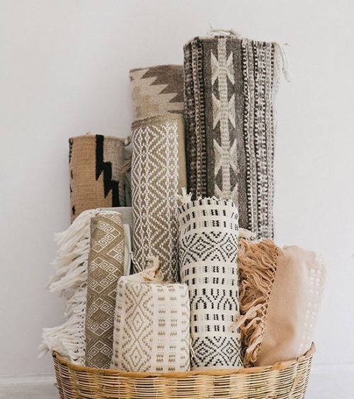 Zo maak je een stoel van een oud vloerkleed