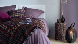 Nachtkastje van boomstam