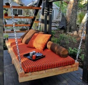 Een hangstoel van pallets is ook ideaal