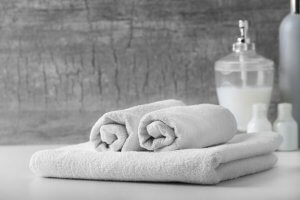 5 essentiële accessoires voor iedere badkamer