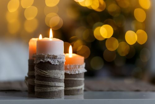 Doe eens een lint om je kaars heen