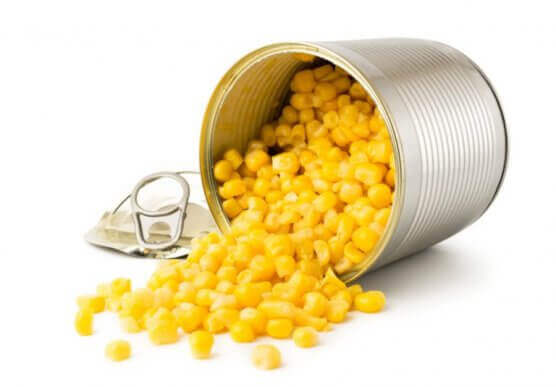 Blik om als pennenbakje te gebruiken