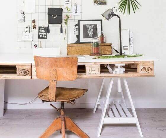 Bureau van pallets