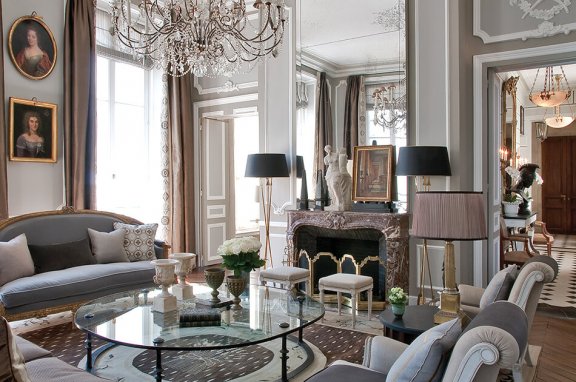 Woonkamer in grijstinten