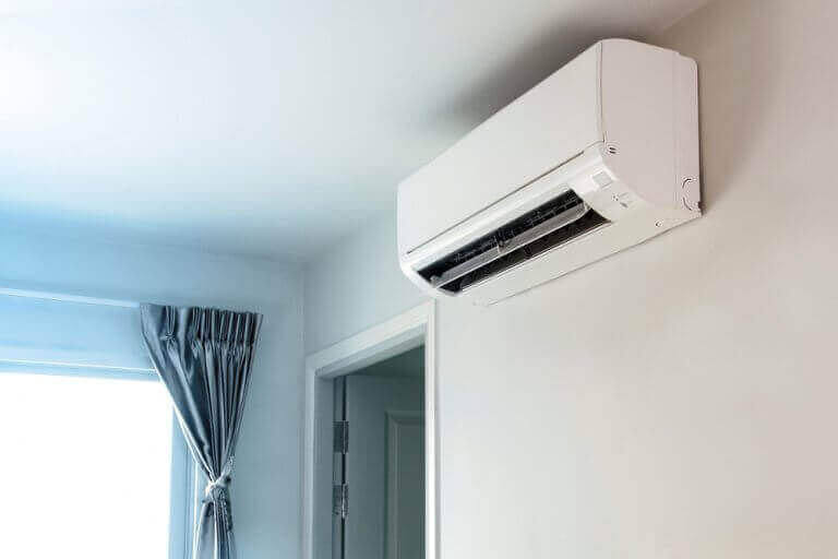 Airco vlakbij het plafond
