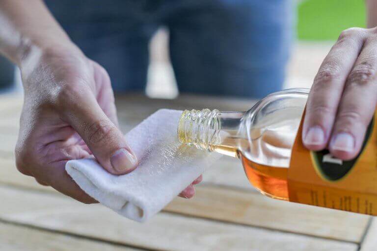 Doekje met behandeling voor hout