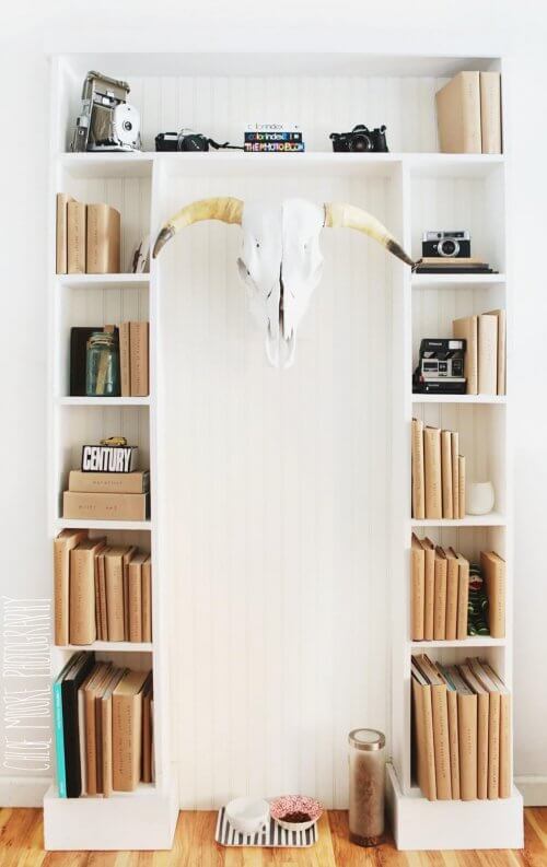 Oude boeken kaften geeft een leuk tintje aan je boekenkast