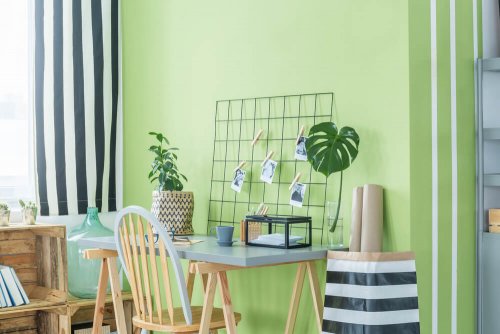 Kamer met een groene muur