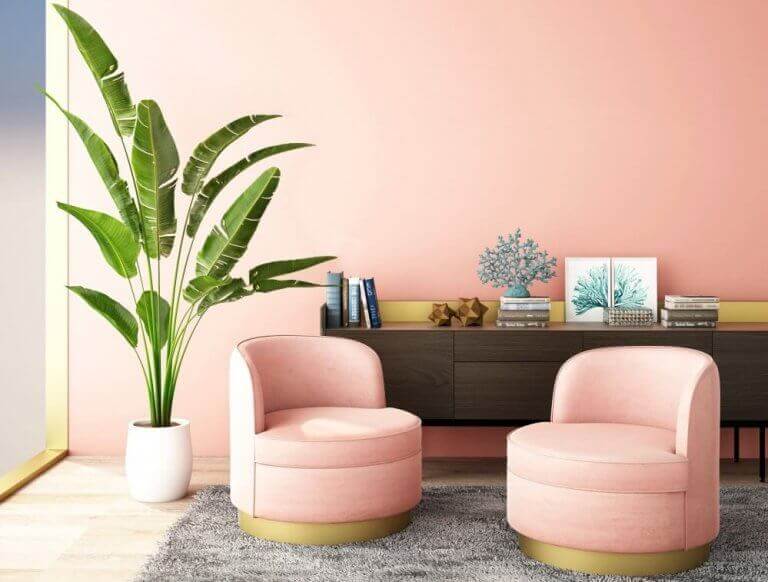 Woonkamer met roze inrichting