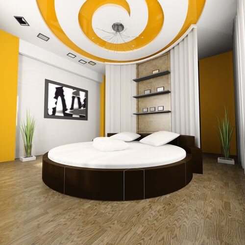 Slaapkamer met zwart en geel