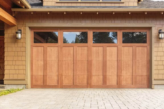 Garagedeur van hout