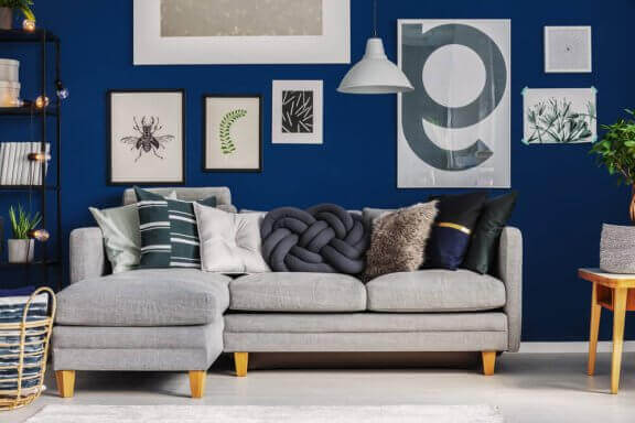 Woonkamer met blauw en grijs