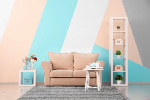 Woonkamer met pastelkleuren