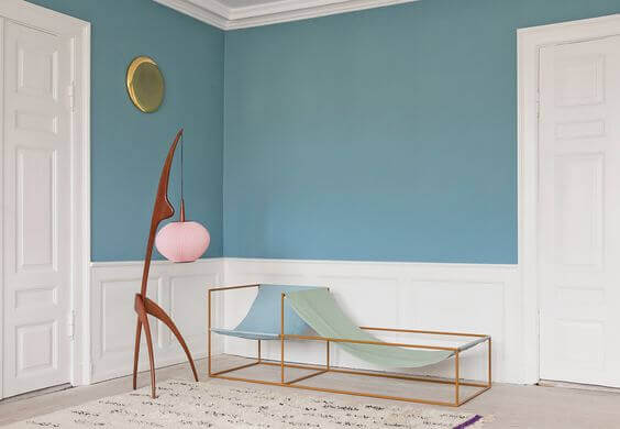 Witte houten lambrisering