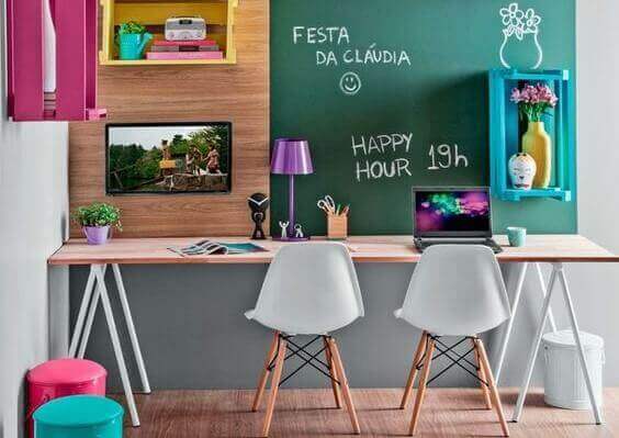 Bureau met krijtbord