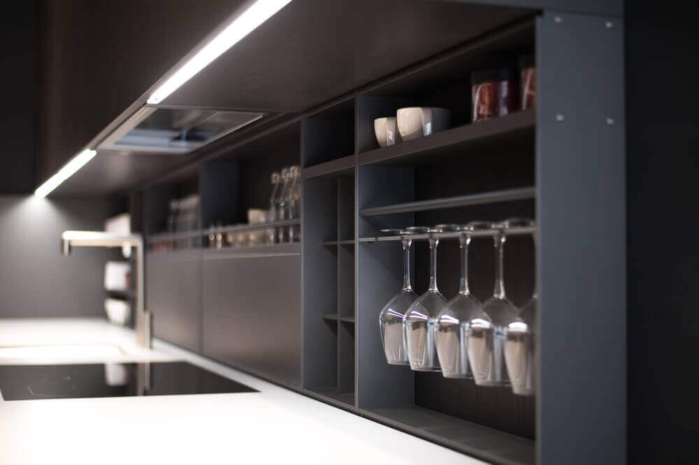 Kast met lijnverlichting