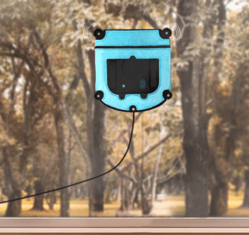 Robot maakt raam schoon