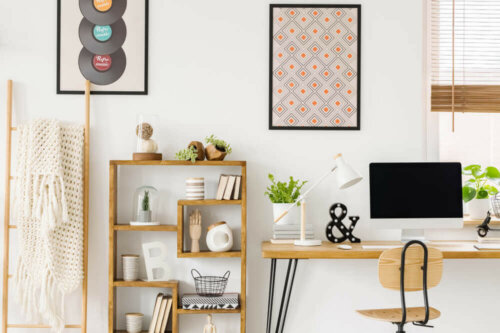 Een bureau is essentieel in een studieruimte