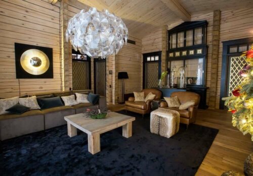 Hout is veel gebruikt in een traditioneel decor