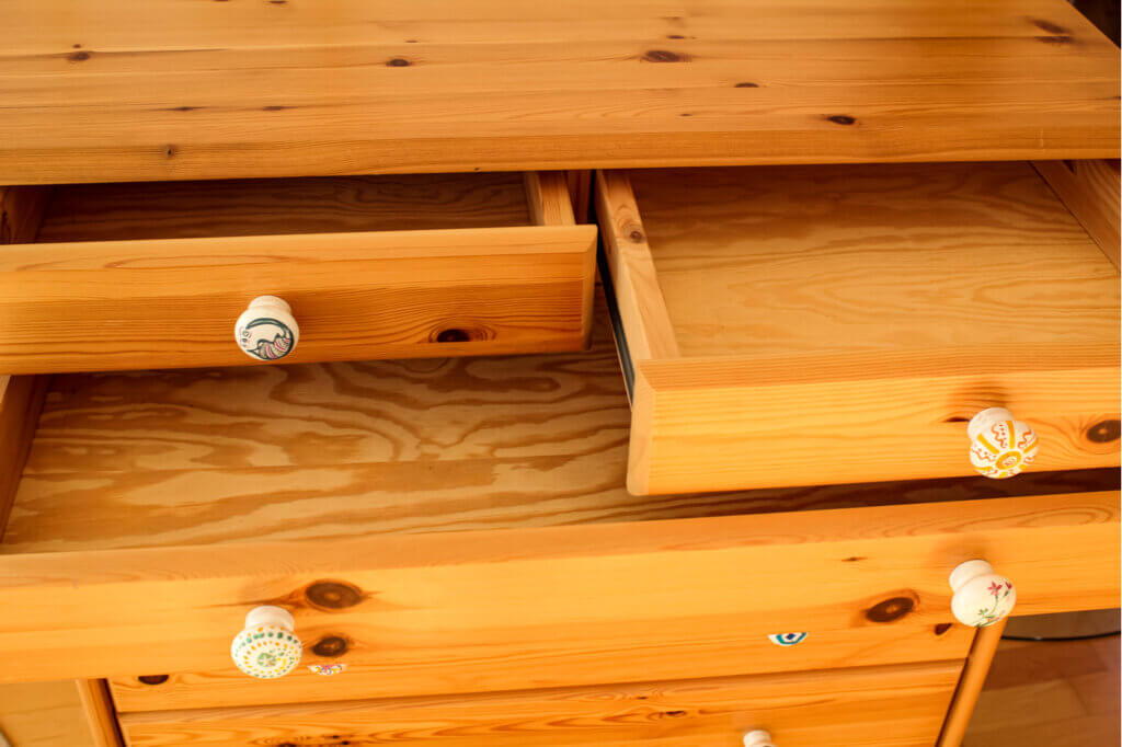 Hout lakken: een stapsgewijze handleiding