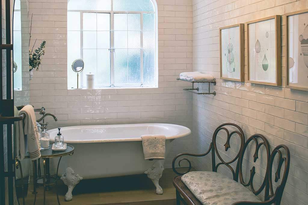 Hoe een badkamer in industriële stijl te ontwerpen