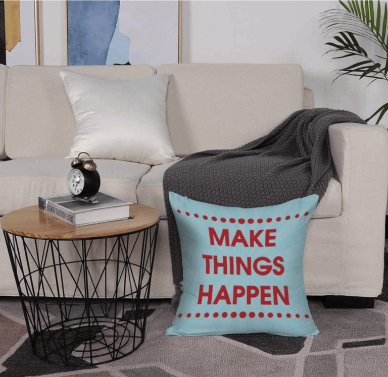 Gebruik kussens met geschreven berichten