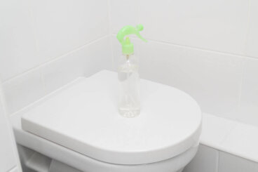 Hoe een gemakkelijk schoon te maken badkamer creëren