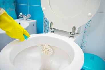 De definitieve gids voor het grondig schoonmaken van je badkamer