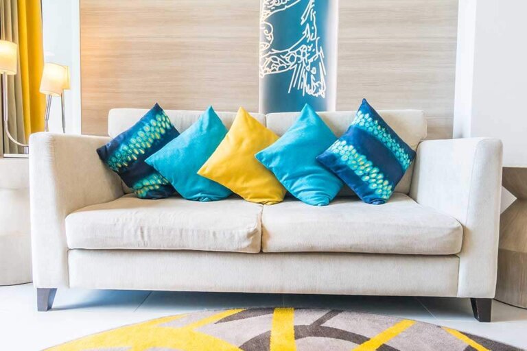 Je bank decoreren met kussens: onfeilbaar advies